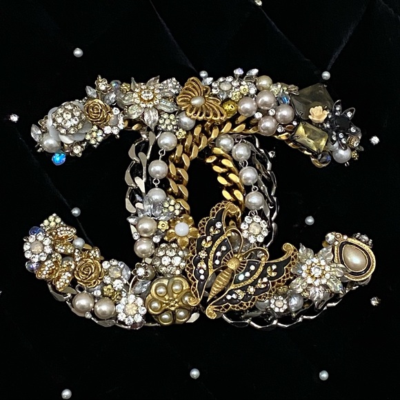 Luxury Design Repurposed Vintage Jewelry Framed 3D Mixed Media Wall Art - Picture 7 of 17